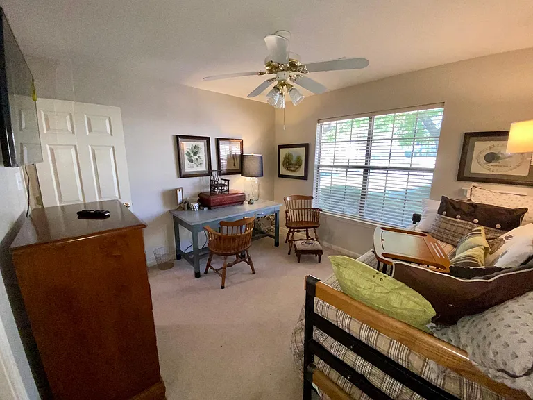 1918 Cherrybend Dr — Photo 20