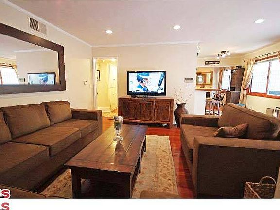 4th image of 912 17th St Unit 3