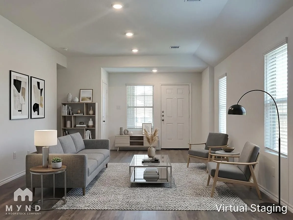 3 bed, 2.0 bath, 1249 sqft, $1,595 — Photo 2