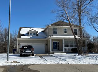 16215 Burdette Cir, Omaha, NE 68116