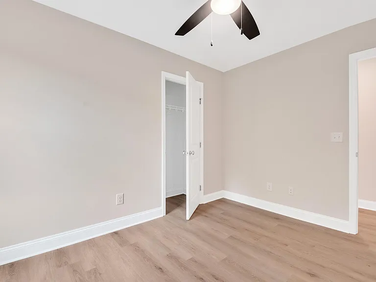 1922 S Watkins St — Photo 2