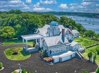 18 Ships Point Way, Port Jefferson, NY 11777