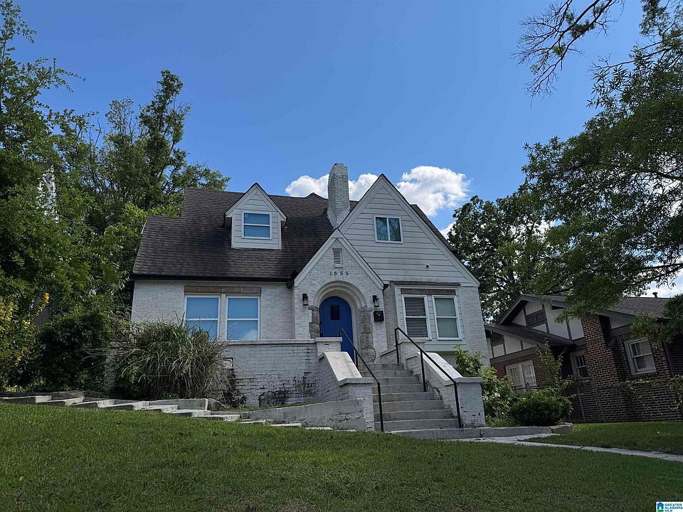 1st image of 1653 8th Ave W