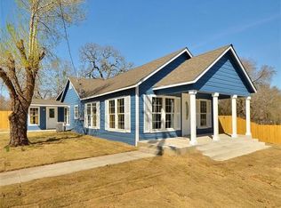 211 Poppy Ave, Luling, TX 78648