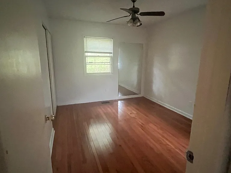 406 Lloyd St — Photo 3