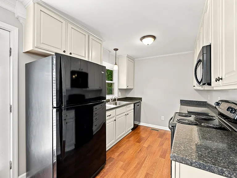 516 Keith St — Photo 12