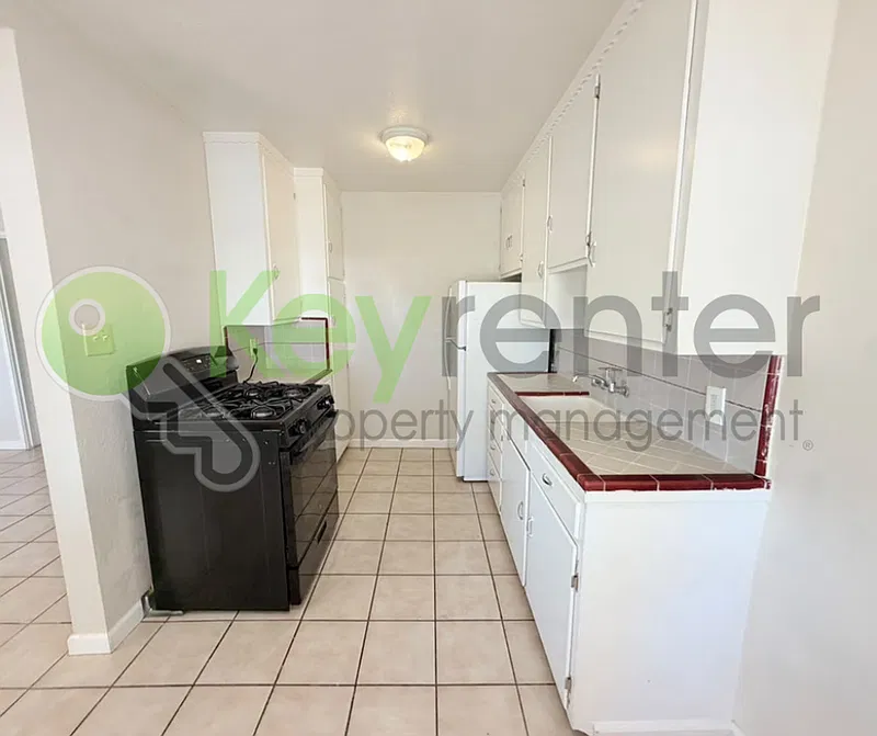 691 El Camino Ave #6