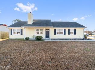 601 Cannon Court, Hubert, NC 28539