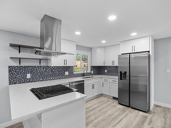 4th image of 951 E 10th Avenue