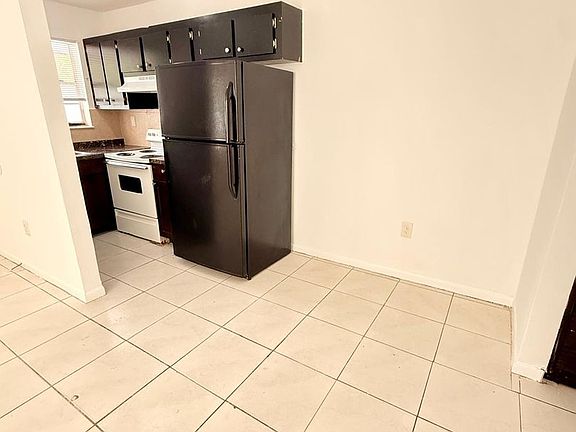 4th image of 2216 Johnson St APT 5
