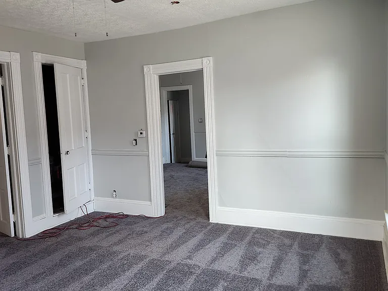 212 1st St NW #1 — Photo 11