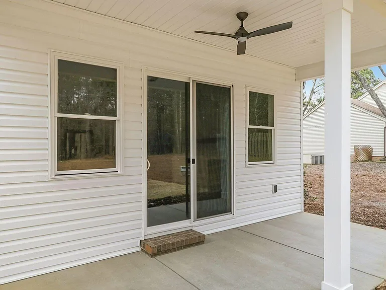 139 Lancashire Ln — Photo 36
