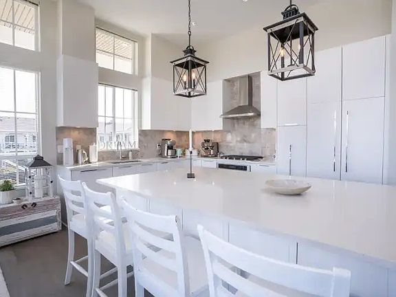 5th image of 5535 Admiral Way #308