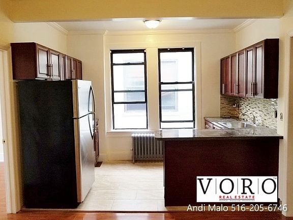 3rd image of 3149 33rd St APT 3R