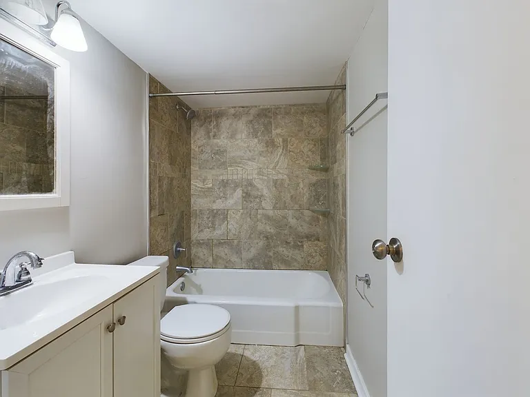 2513 Libbie Ave — Photo 20