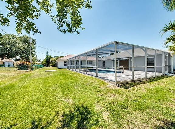 3rd image of 2225 SE 18th Ave