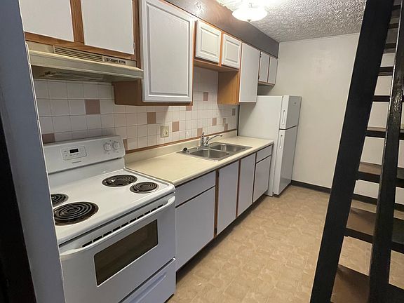 4th image of 129A Briarwood Dr #A