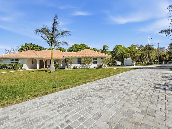 3rd image of 1100 Fleetwood Lane
