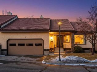 118 SE Strathcona Rd SW #8, Calgary, AB T3H1P3