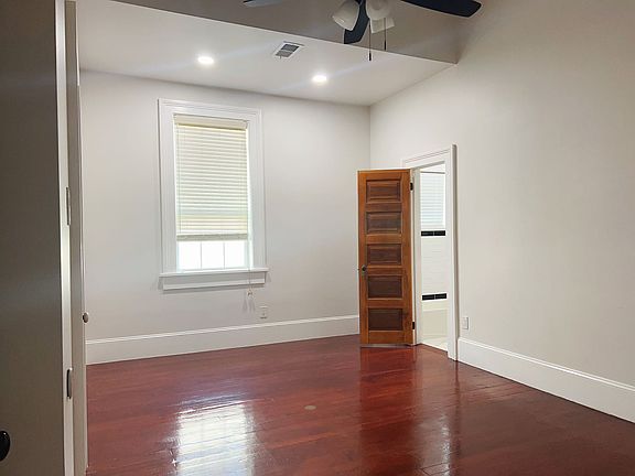 4th image of 1619 Marengo St Floor 2
