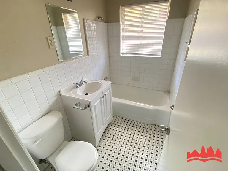 4711 Given Ave — Photo 12