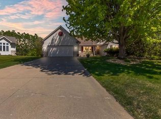 1451 Clippership Ct, Woodbury, MN 55125