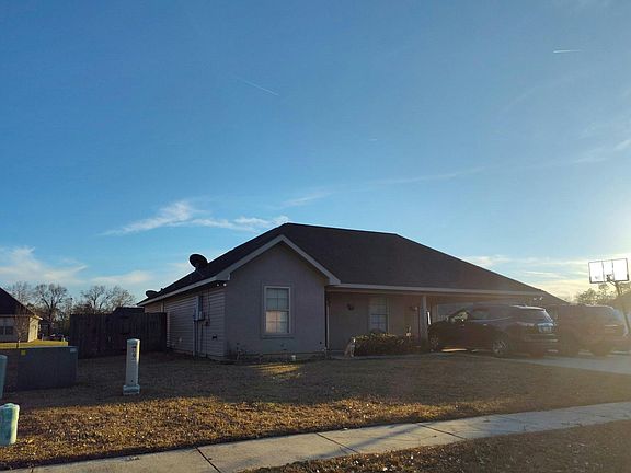 3rd image of 29796 Macon Dr