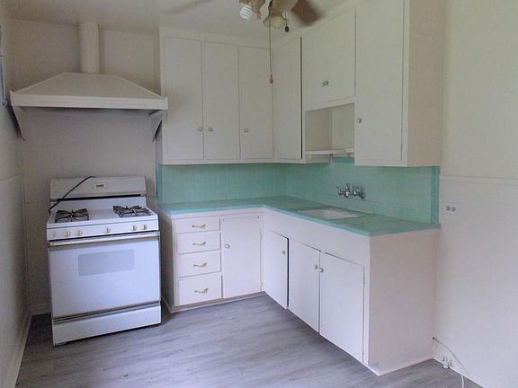4th image of 102 E 8th Ave