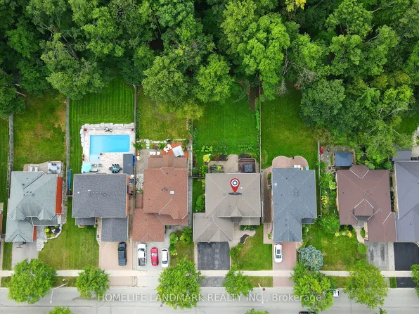 31 Crimson Ridge Rd, Barrie, ON L4N 9R8