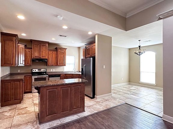 5th image of 1221 Renee Dr