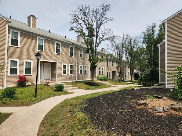 129 Lowell St APT 4, Peabody, MA 01960