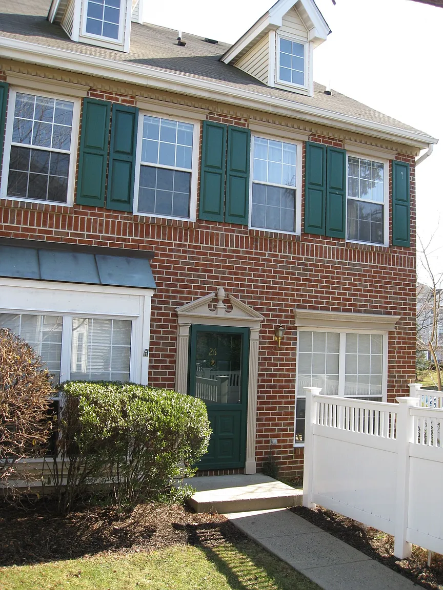 26 Clay St photo 1
