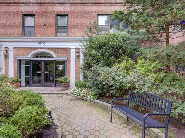 67-35 Yellowstone Boulevard image 23 of 27