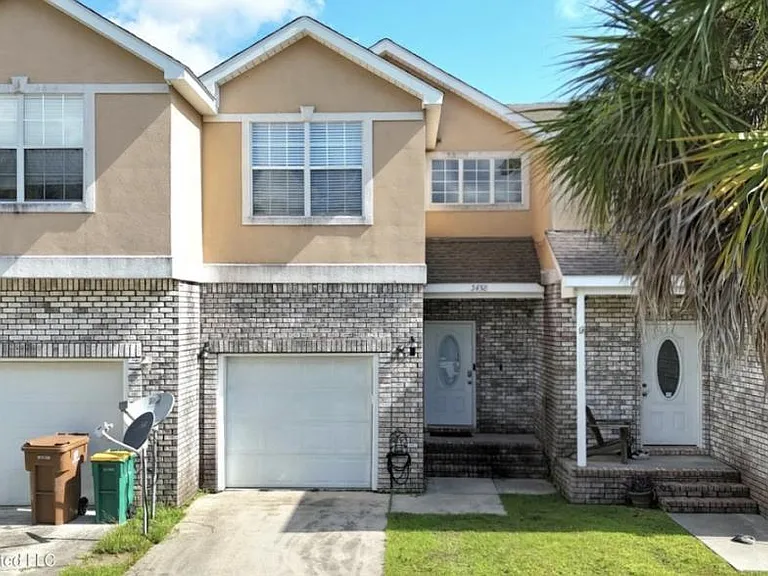 3548 Riverbend Cv — Photo 1