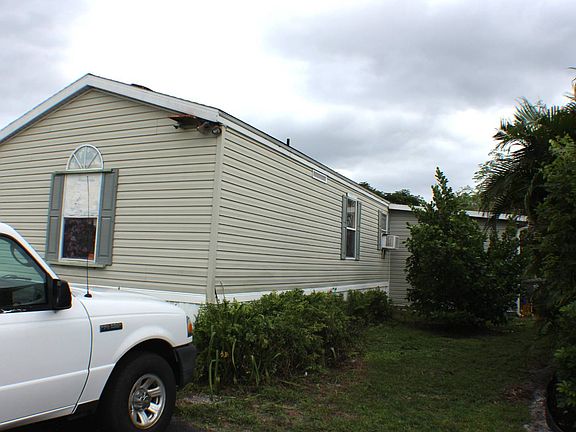 2nd image of 2708 NW 21st St #35