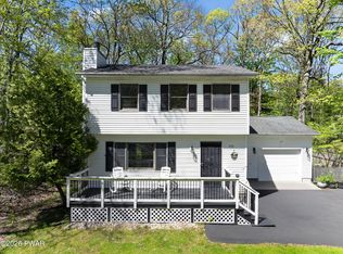 224 Westfall Dr, Dingmans Ferry, PA 18328