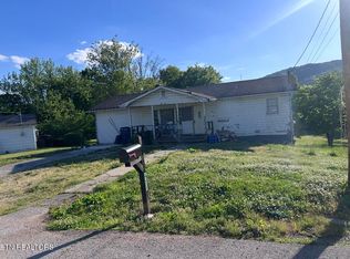 200 McCarroll Ln, Harriman, TN 37748