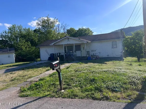 200 McCarroll Ln, Harriman, TN 37748