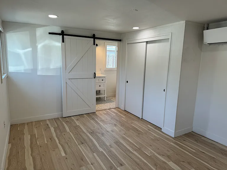 690 W B St #B — Photo 5