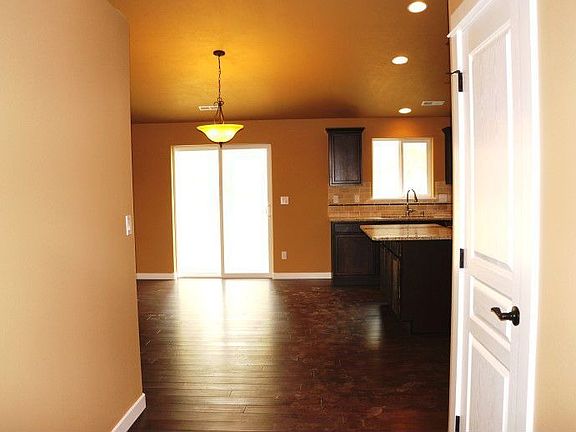 2nd image of 6915 Fairmont Ln