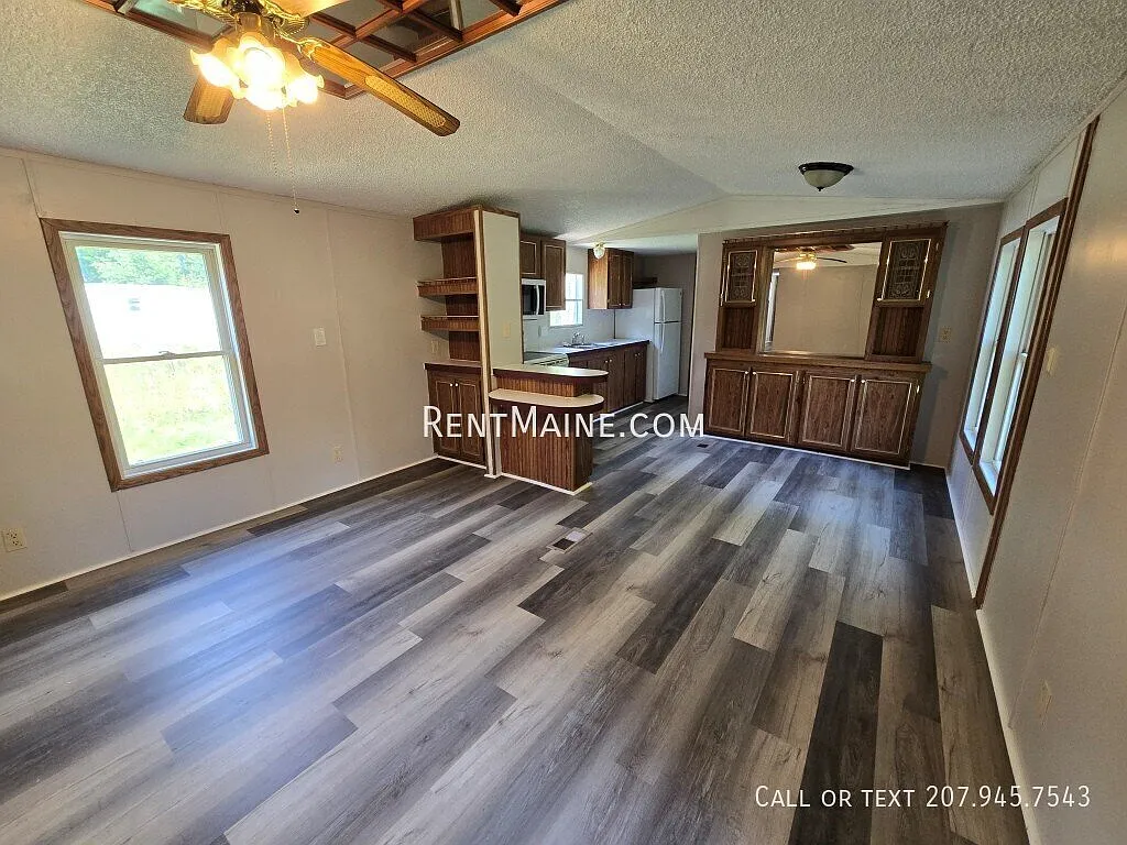 3 bed, 1064 sqft, $1,250 — Photo 2