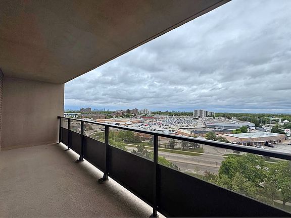 3rd image of 2929 Aquitaine Ave #0