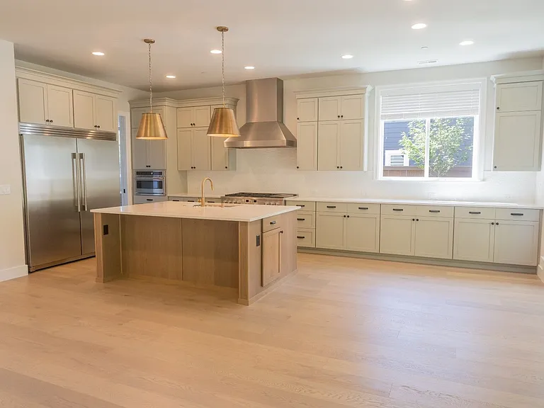 10420 NE 112th St — Photo 10