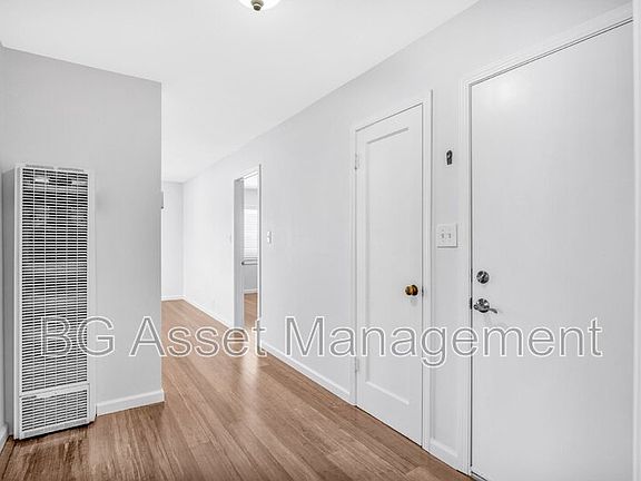 4th image of 1919 Curtis St APT 10