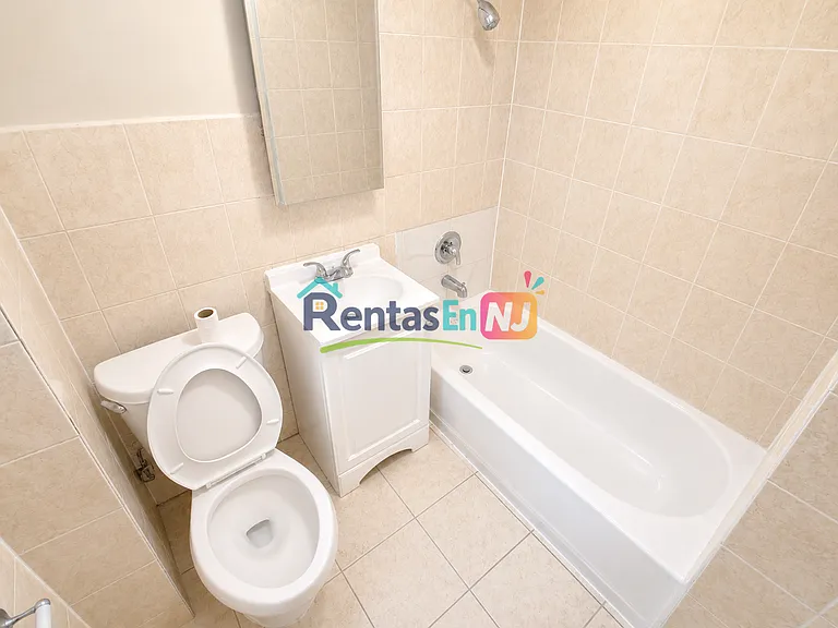 14 Nursery St #2B — Photo 3