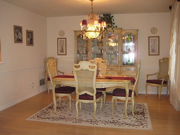 5th image of 10507 W Hillcrest Dr
