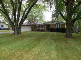 6101 Darline Dr, Saint Anne, IL 60964