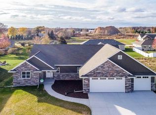 N8923 Harrisville Ct, Menasha, WI 54952