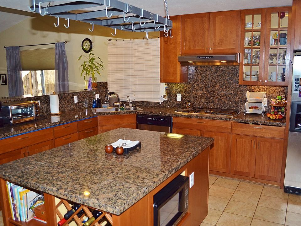 2nd image of 3125 San Ramon Rd