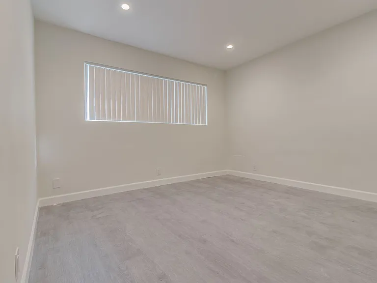 1469 S Canfield Ave — Photo 8